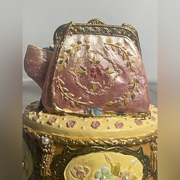 2000 Popular Imports Music Box Shoe & Purse Schubert’s Lullaby Floral - Picture 6 of 10